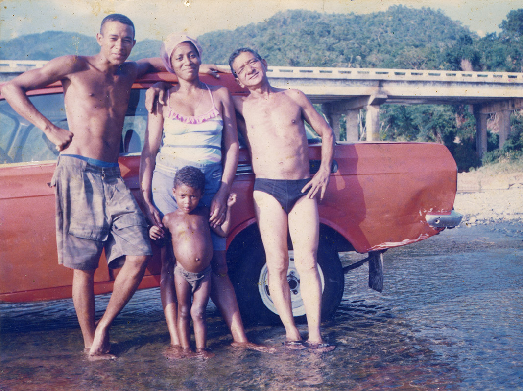 2504-archive-bruja-0225RH