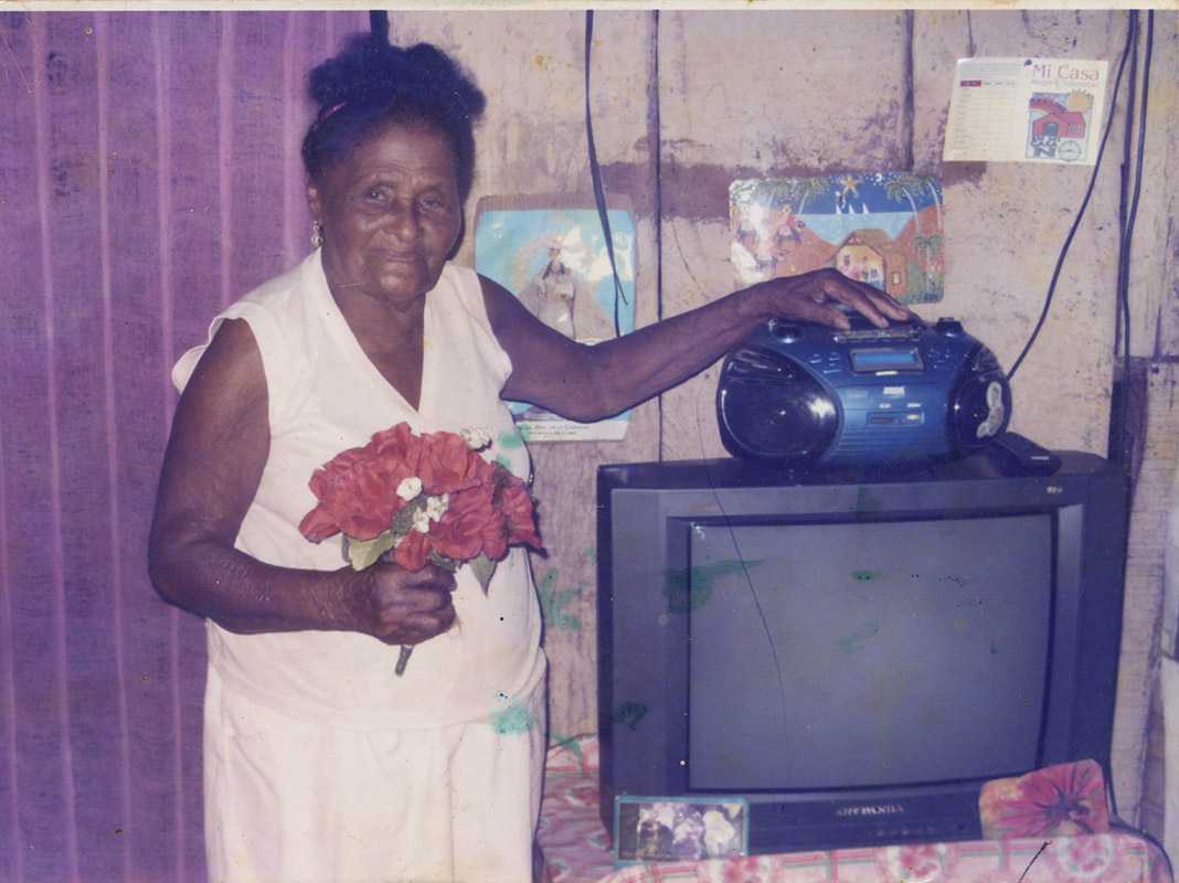 2504-archive-bruja-055HR