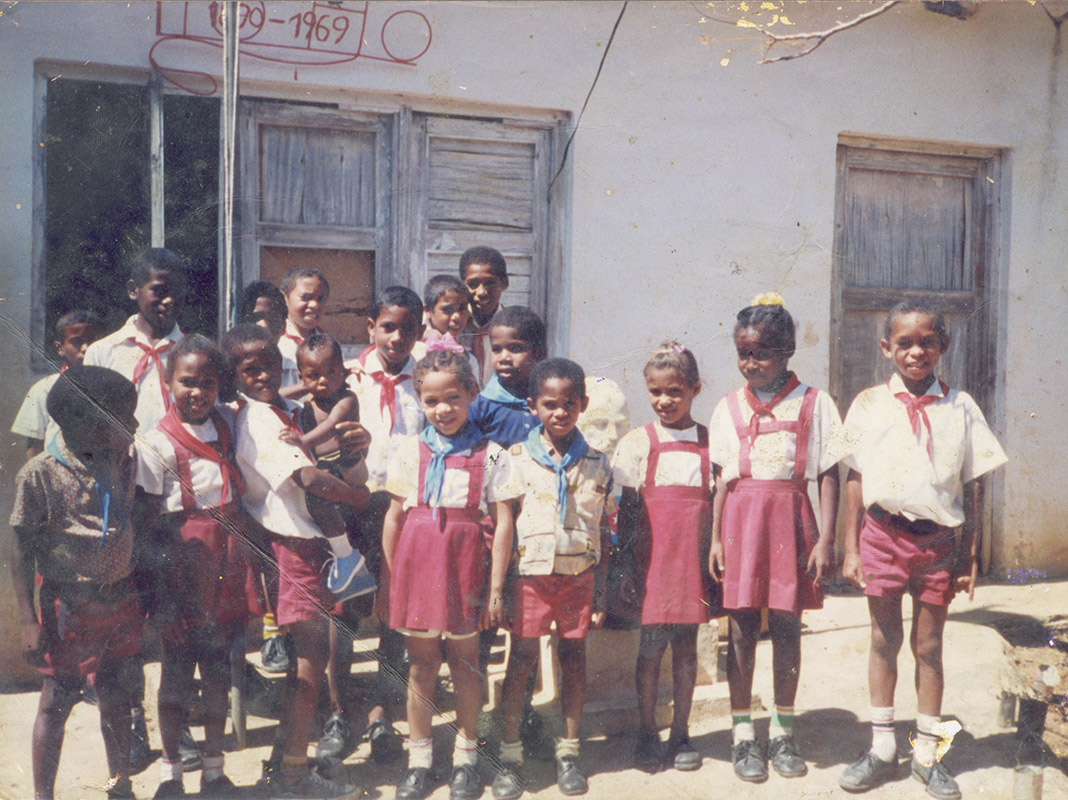 2504-archive-bruja-072HR