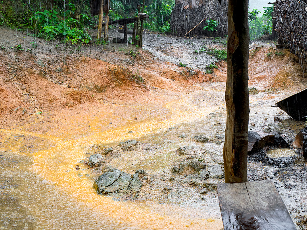 ac2504-cu-bruja-136-1