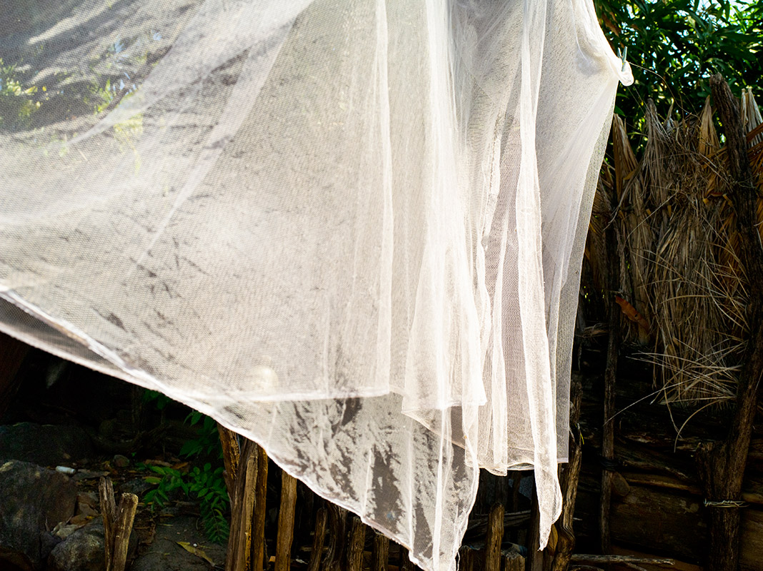 ac2504-cu-bruja-1393-1