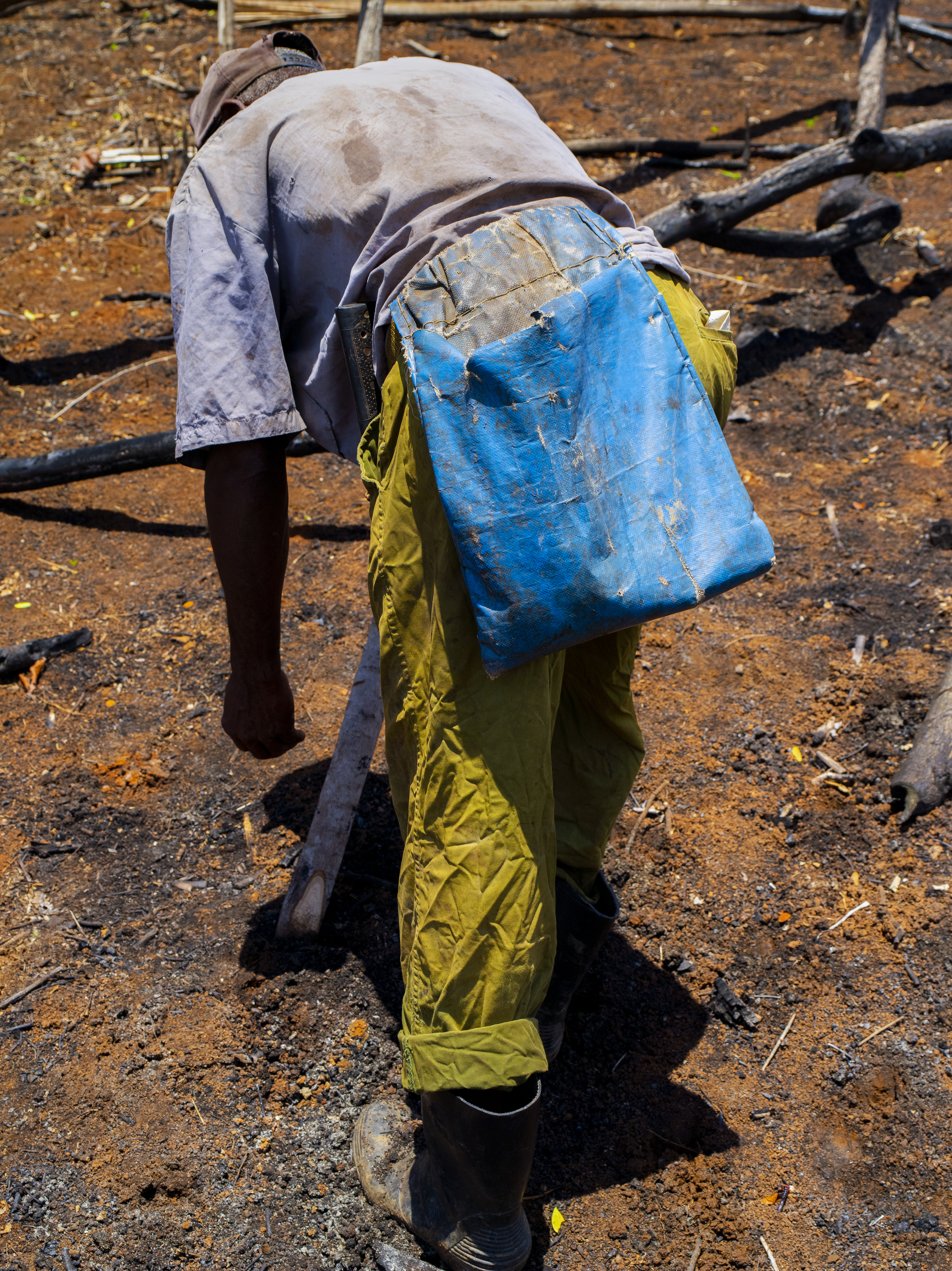 ac2504-cu-bruja-523-1