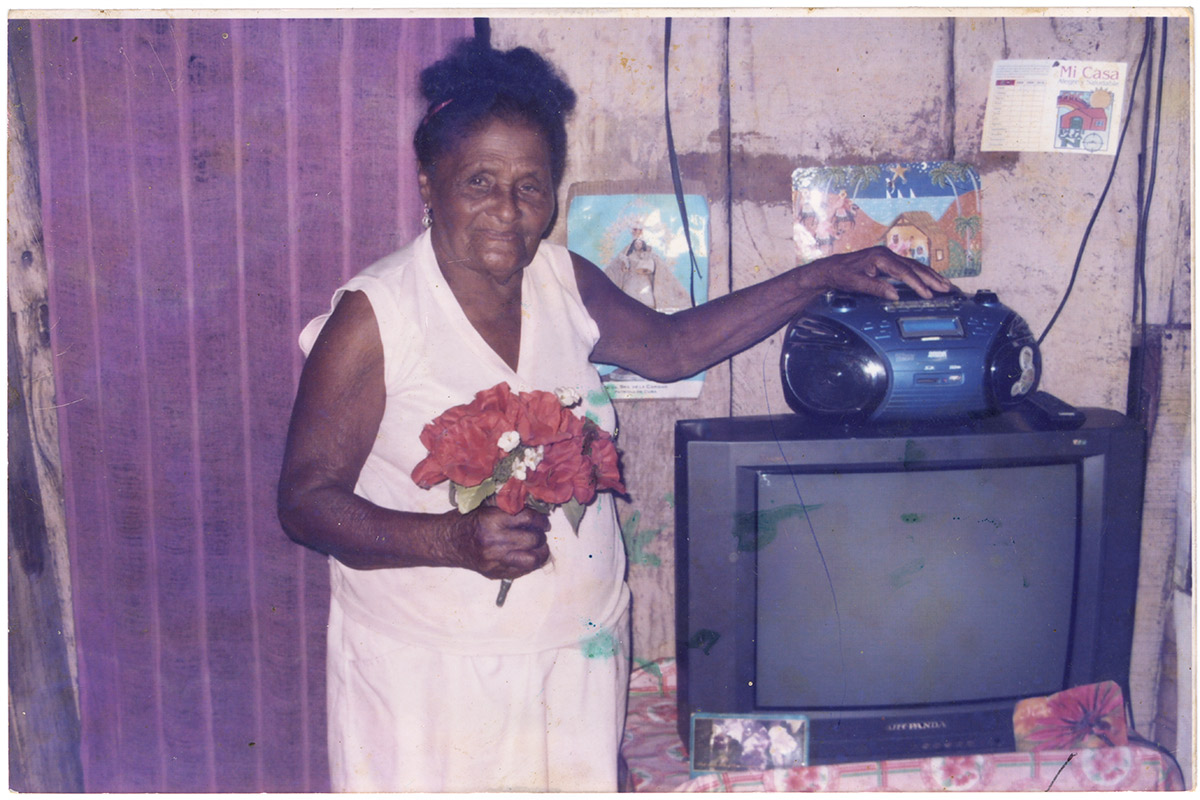 2504-archive-bruja-055